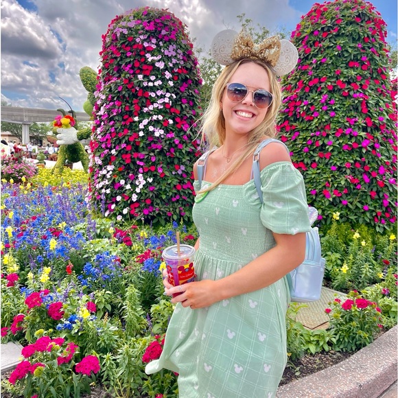 Meet your Posher, Ella - Picture 2 of 5